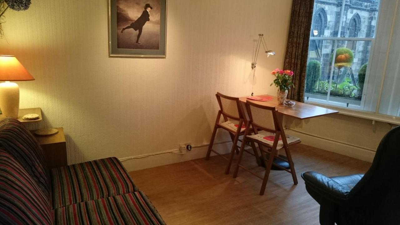 Royal Mile Apartment, 1 Minute From The Castle. Edinburgh Exterior photo